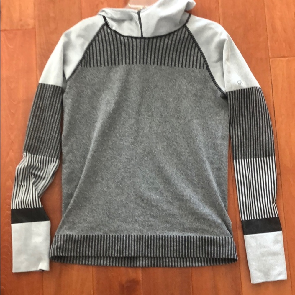Gap GapFit Motion Hoodie - Picture 2 of 3